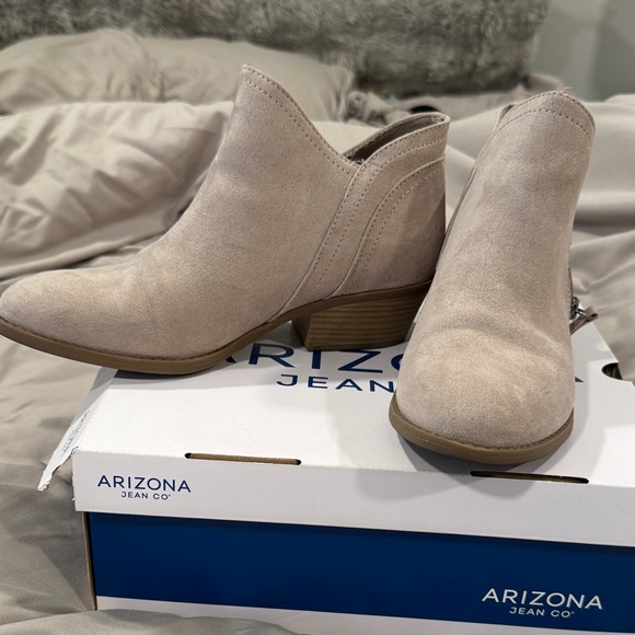 Arizona Jean Company Beige Ankle Booties - Picture 3 of 3
